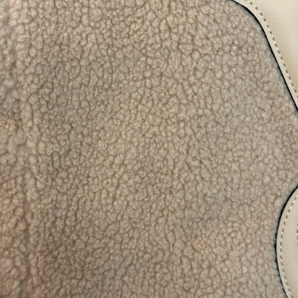 VICTORIA'S SECRET
Fleece TOTE - Picture 4 of 5